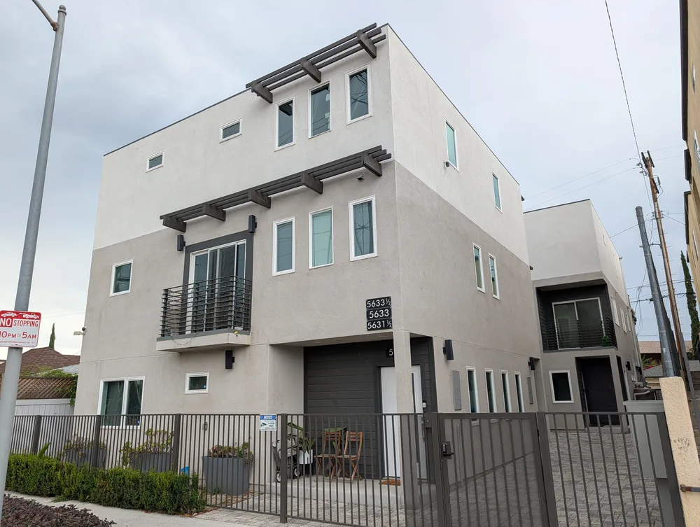 5631 Whitnall Hwy, Los Angeles, CA, apartment building for sale