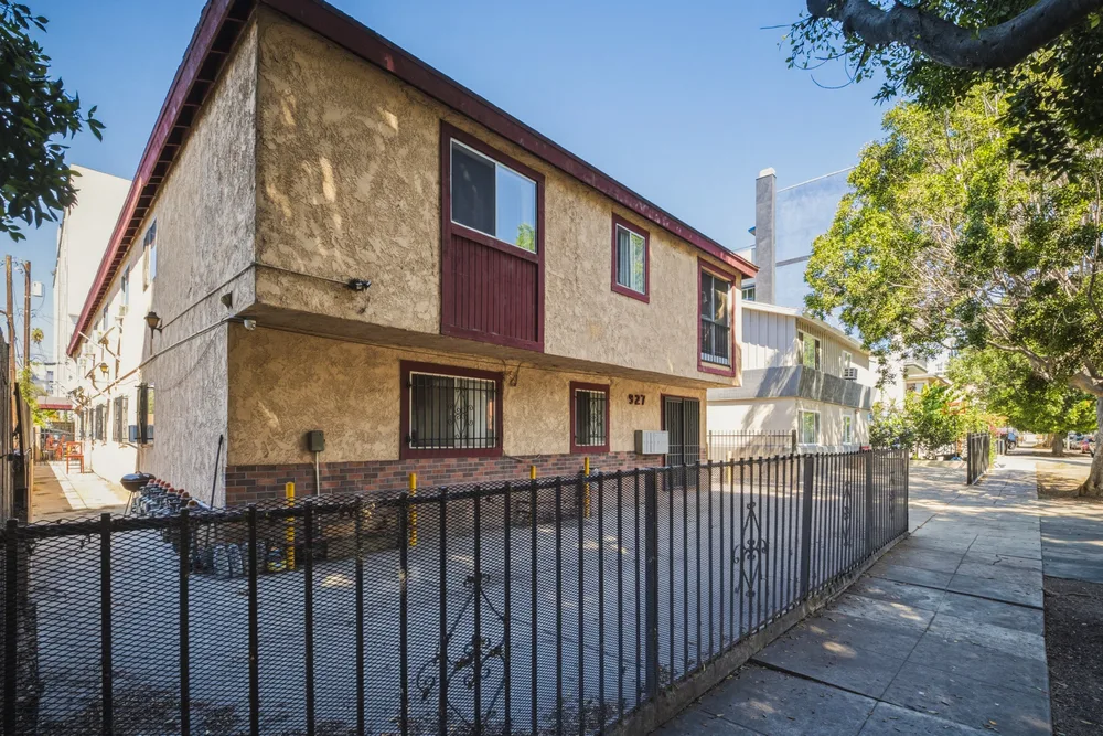 927 S Berendo St, Los Angeles, CA, apartment building for sale